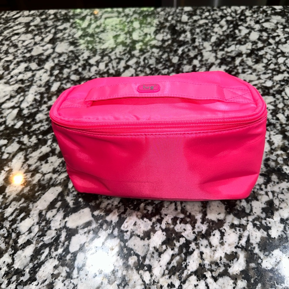 Lug Dolly Short Cosmetic Case